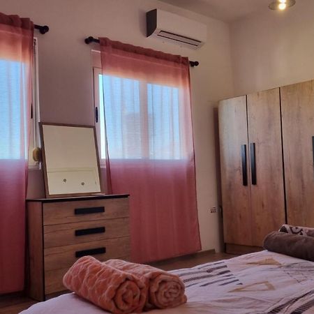 Sky Apartament. Bllok District Tirana Buitenkant foto